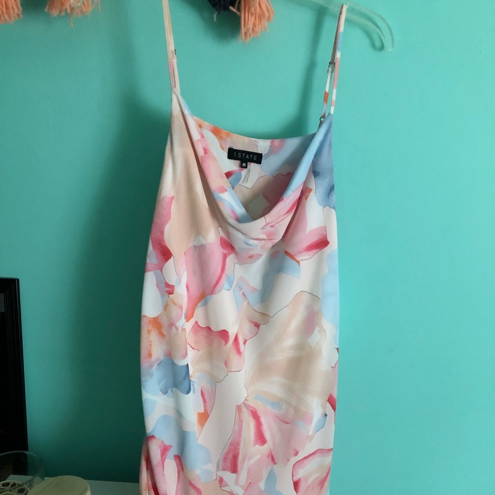 Pastel dress with back cutout